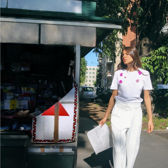 Zara White Tee with Pink Floral Details - Picture 4 of 12